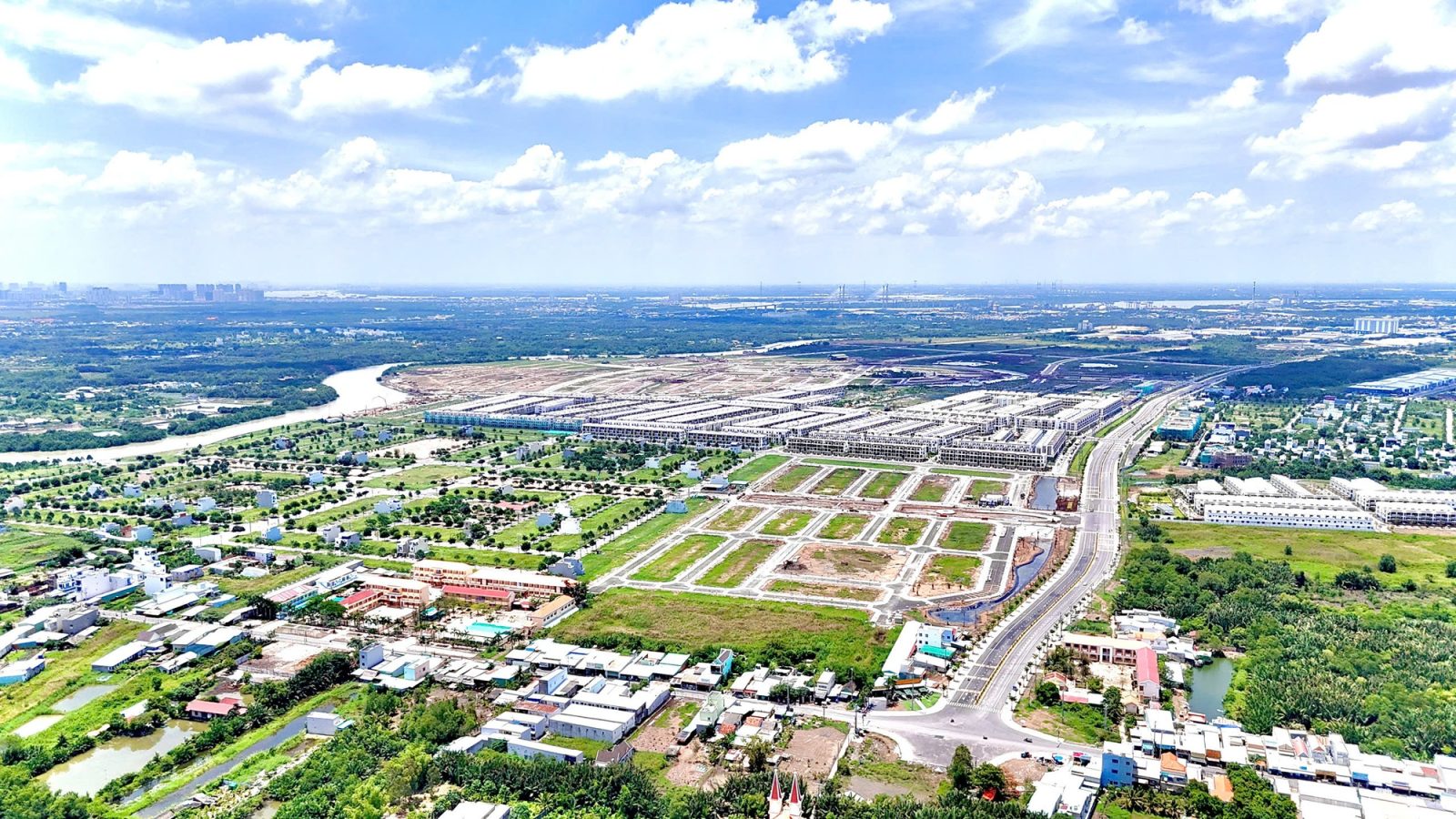 Mua đất nền sao cho an toàn? Kinh nghiệm kiểm tra pháp lý và đàm phán giá tốt