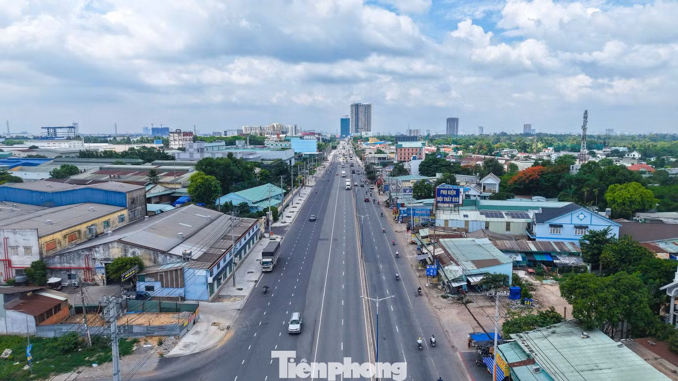 Hàng chục dự án căn hộ đua nhau 'mọc' lên dọc đoạn Quốc lộ